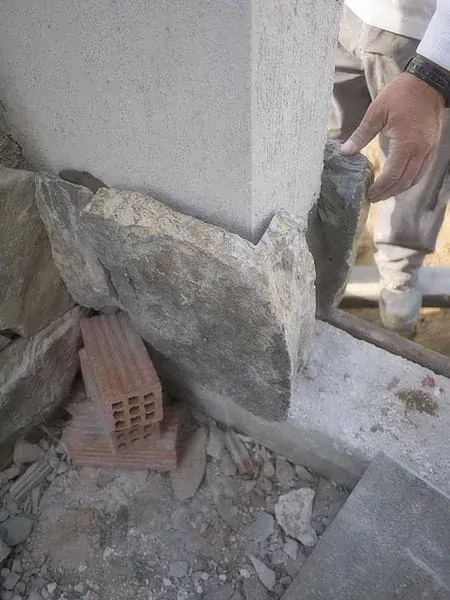 Rock Face Akron - rohový díl